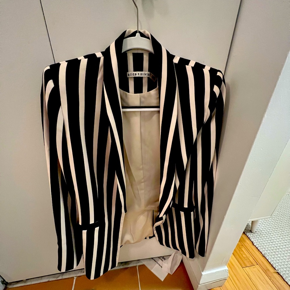 WORN ONCE: Alice + Olivia Striped Blazer Size 4